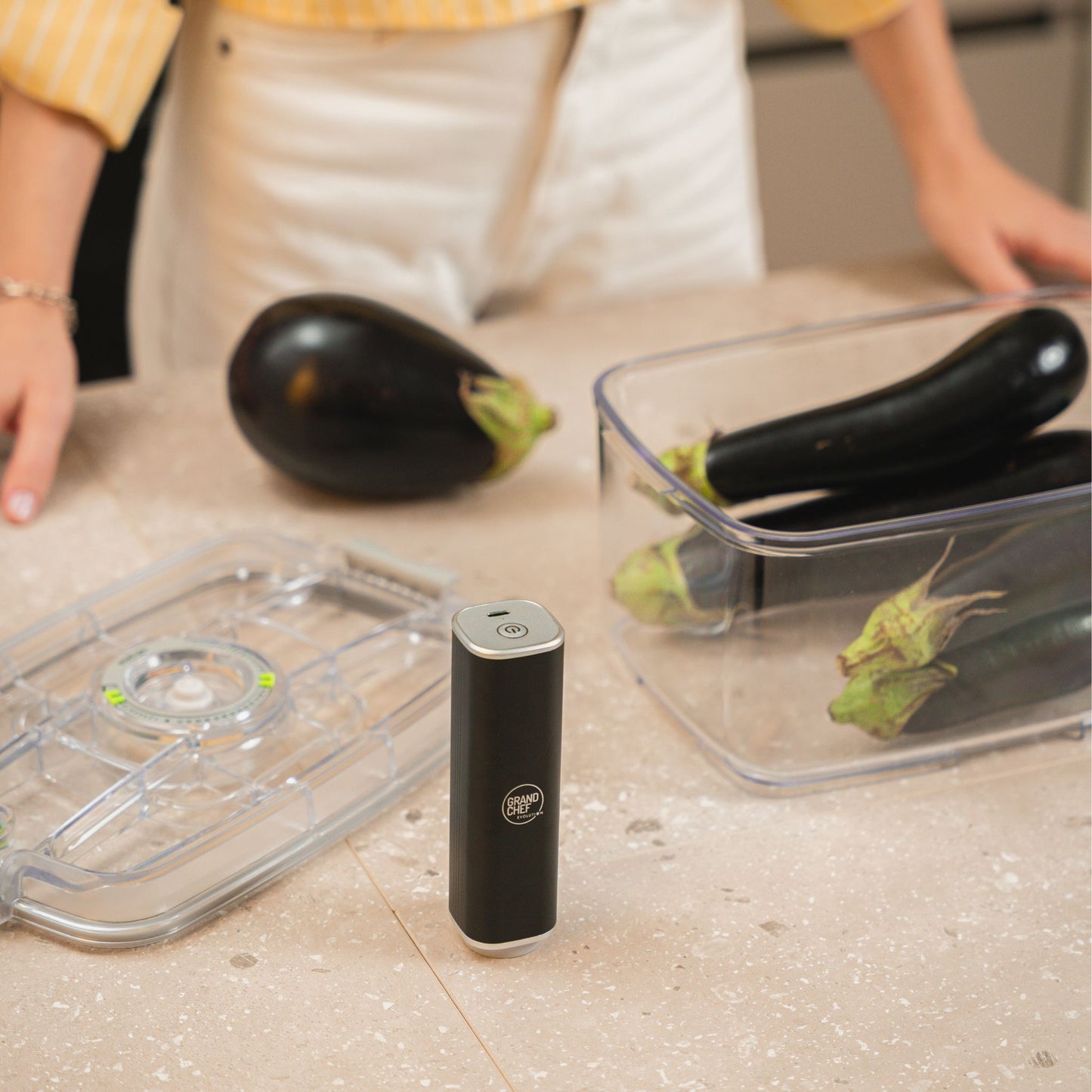 Set contenitori sottovuoto in 100% Tritan trasparente – 5 pezzi (XL) + pompa di aspirazione elettrica EvoFresh