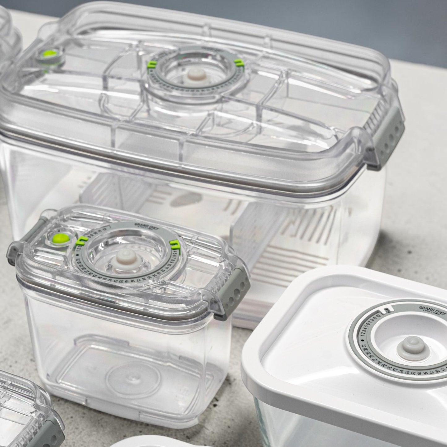 Dettaglio dei contenitori sottovuoto EvoFresh in vetro borosilicato e Tritan